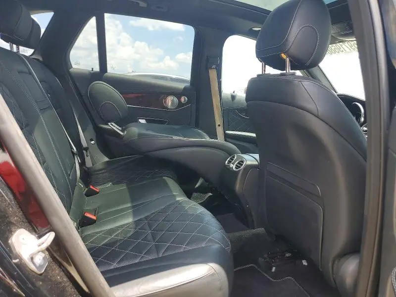 2017 MERCEDES-BENZ GLC 300  