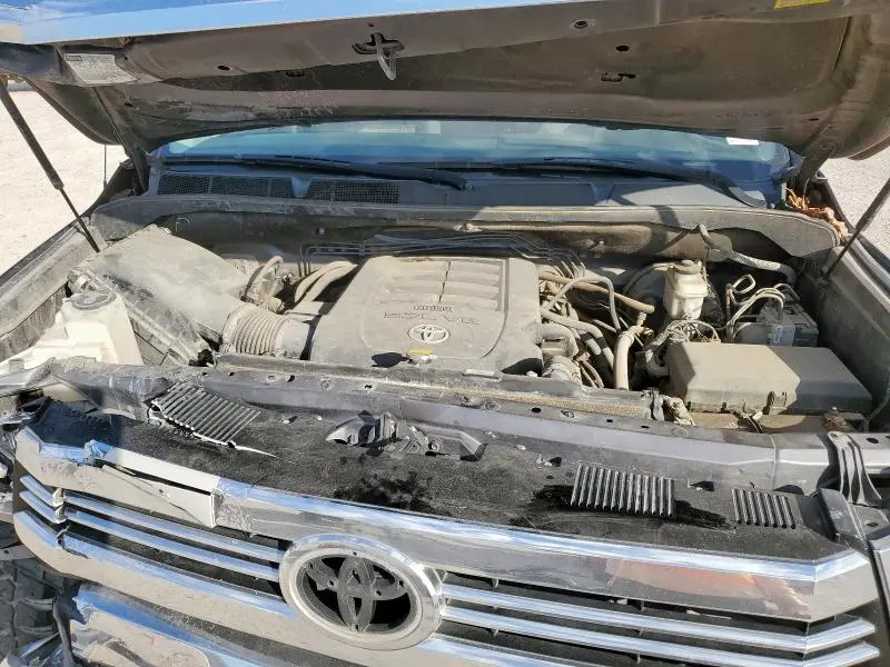 2017 TOYOTA TUNDRA CREWMAX SR5  