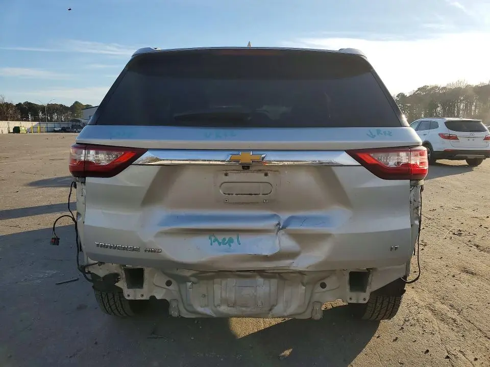 2020 CHEVROLET TRAVERSE LT  