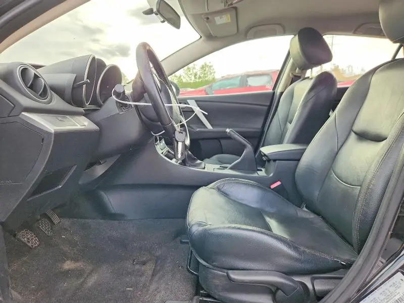 2011 MAZDA 3 S  