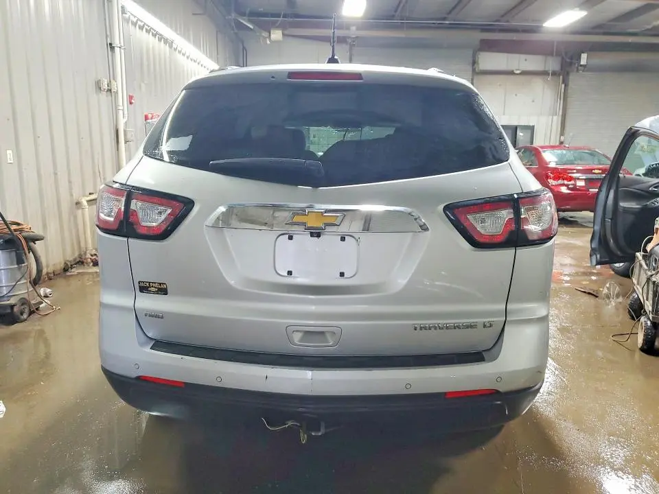 2016 CHEVROLET TRAVERSE LT  