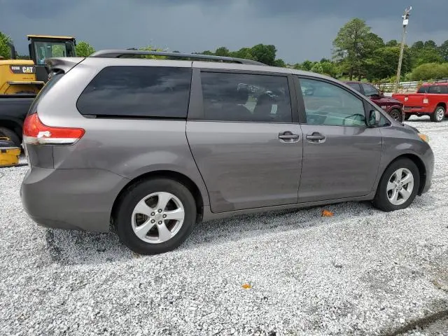 2011 TOYOTA SIENNA LE  