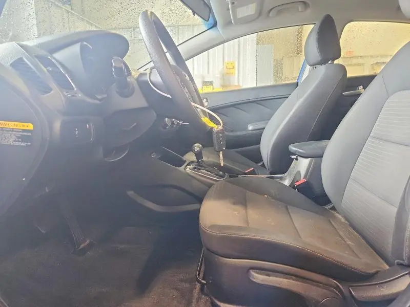 2017 KIA FORTE LX  