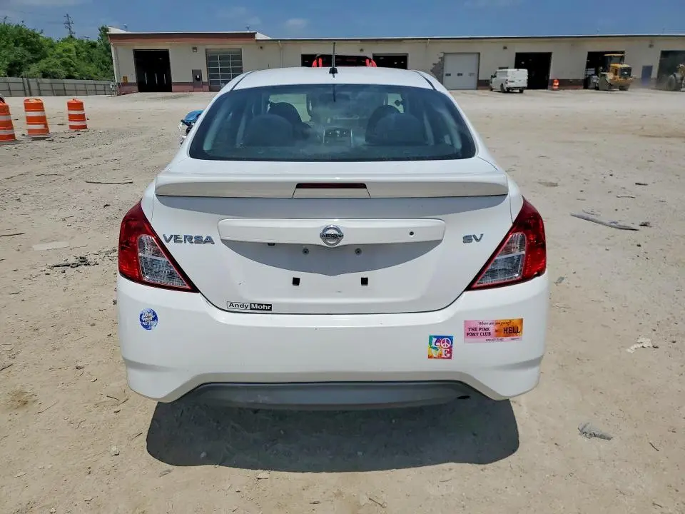 2019 NISSAN VERSA SV  